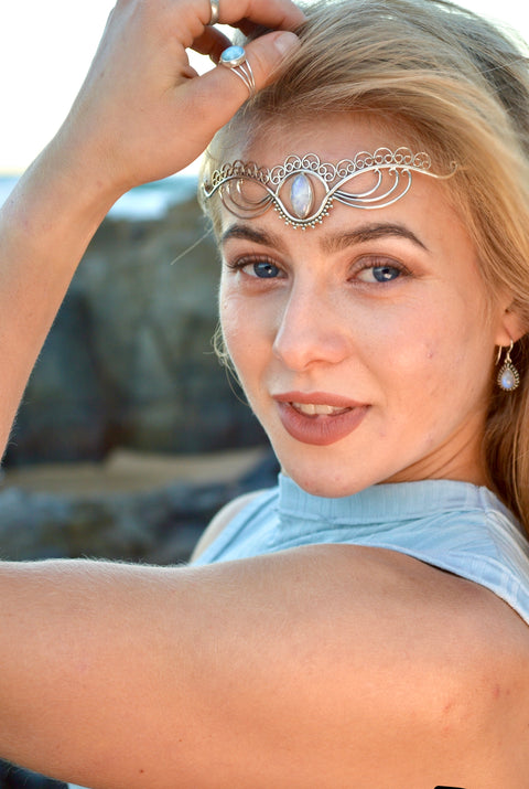 Immaculate Sterling Silver Moonstone Pixie Crown.