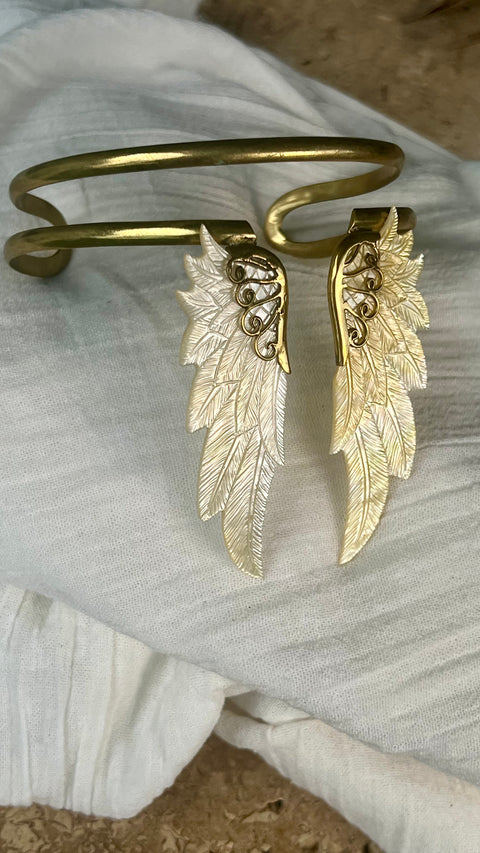 Shell & Brass Angel Armband